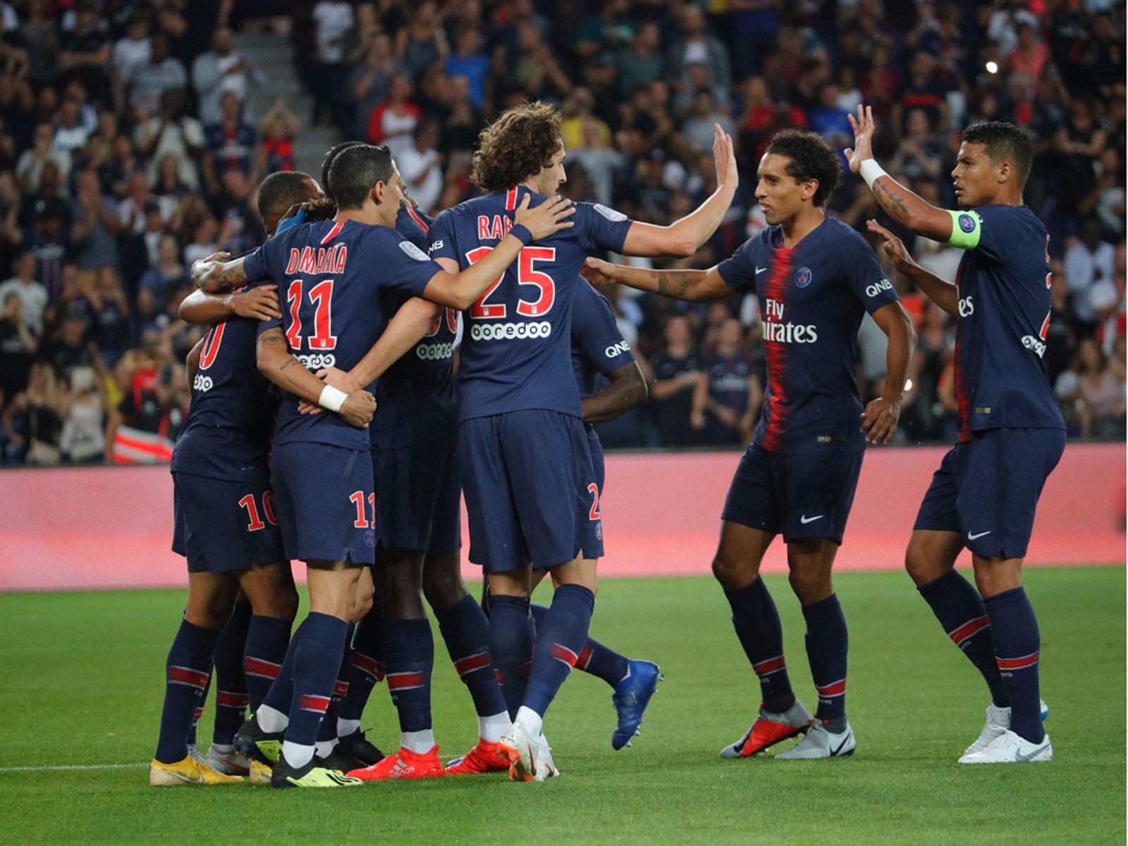 人造石板材自动浇注生产